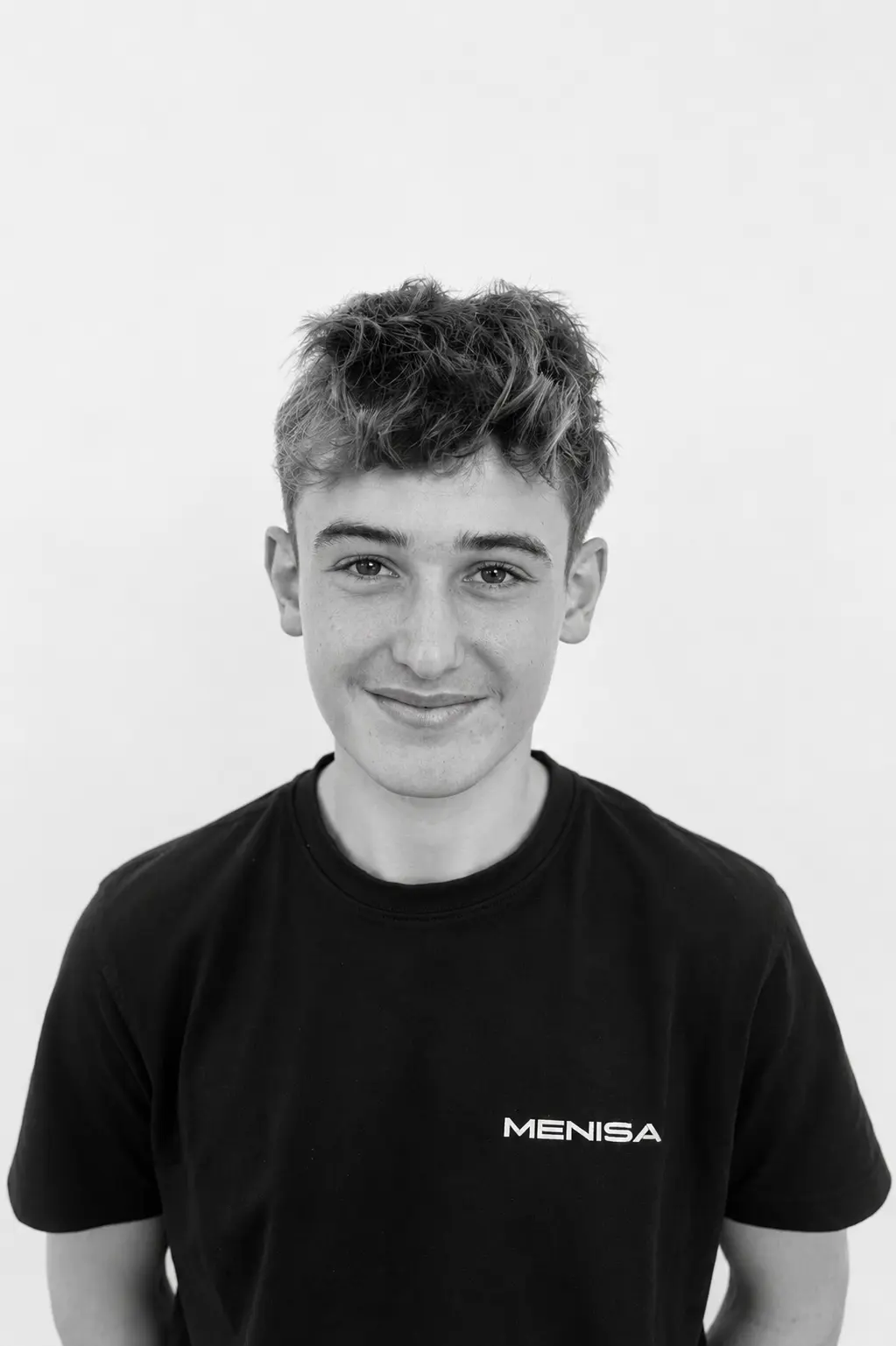 Andrin Stadelmann in Ausbildung als Polymechaniker EFZ der Mensia AG